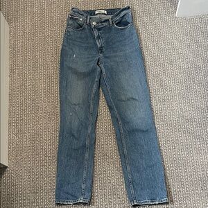Abercrombie & Fitch 90s Straight Ultra High Rise Blue Jeans - Lightly Distressed